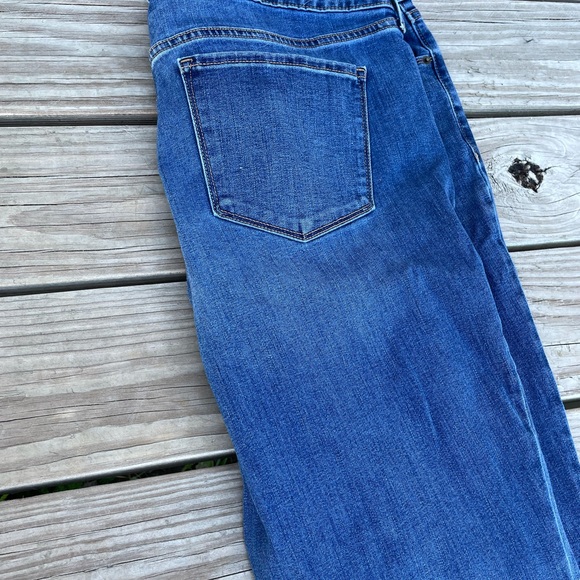 Women’s old navy boot cut jeans - Picture 4 of 4